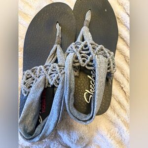 Skechers Women's Meditation - Knotted Studio Sling Back Flip Flops size 7